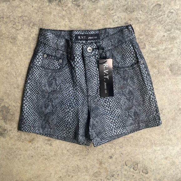 Vintage Y2K NWT RVT Jeans Co 13/14 Black and Grey Reptile High Waist Shorts - Picture 1 of 3